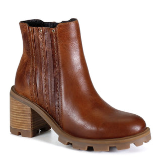 Maze Walk Boots in Tan