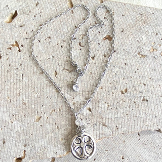 Cross necklace: Silver / 18”