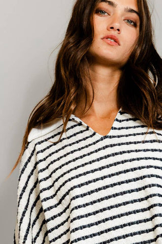 T2182 Spread collared Neck Stripe Top: IVORY/BLACK / S-M-L (2-2-2)