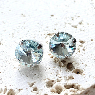 Crystal earrings stud: Light azore(icy blue)