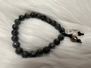 Knot Bracelet in Grey And Black Labradorite