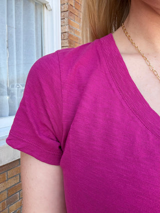 Asher V-Neck Tee Magenta