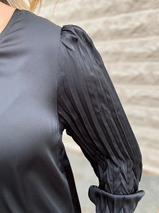 Pleated Top Black by Liverpool