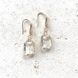 Gold crystal earrings: Diamond